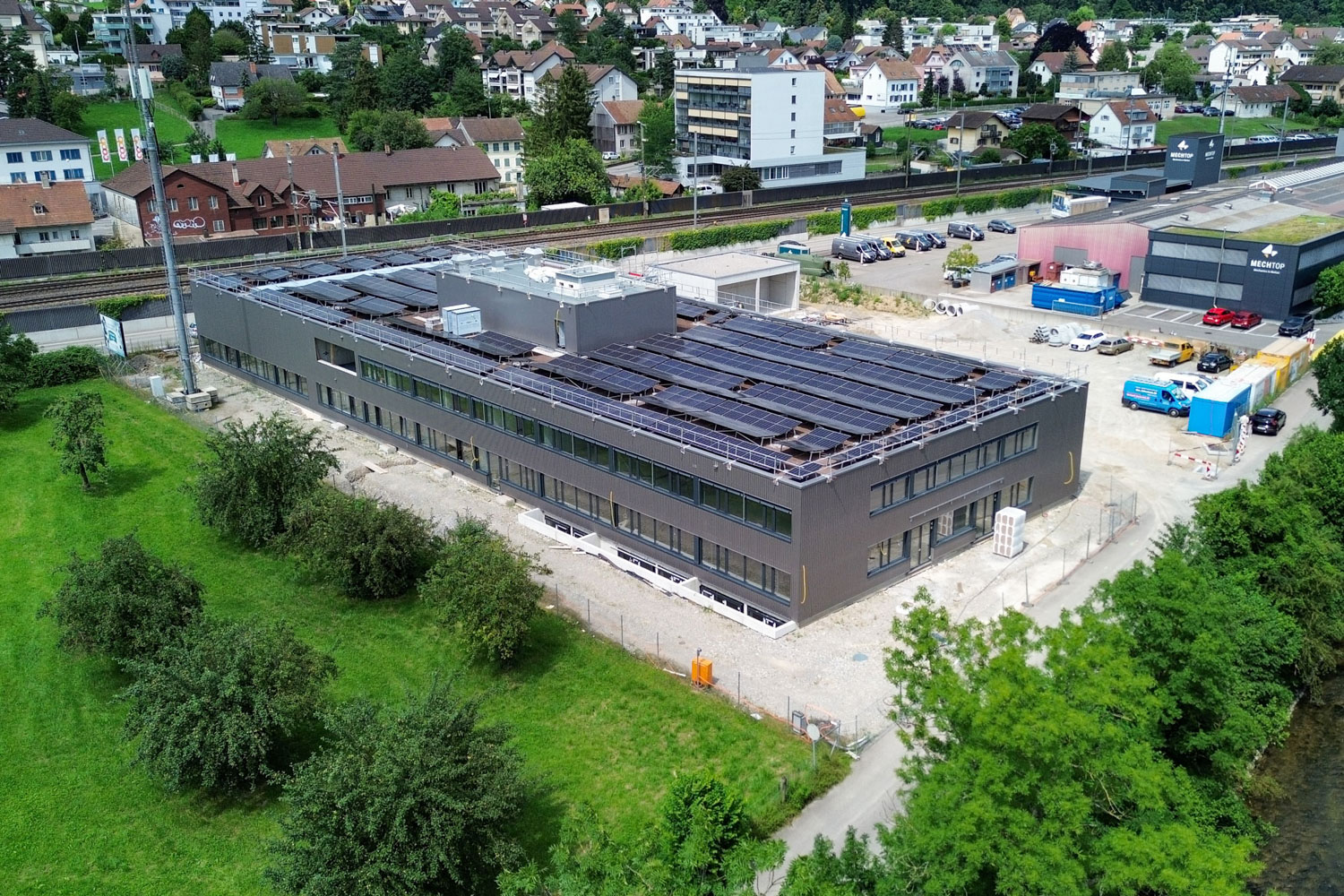 Gewerbehaus Wangen bei Olten SENN AG-3.jpg
